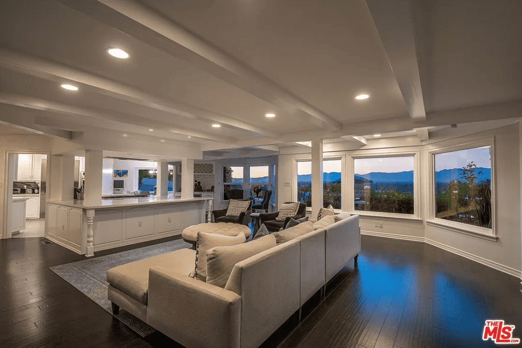 13151 Cheltenham Living Room
