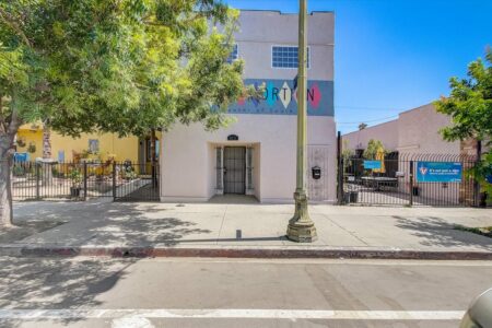 8874 s broadway exterior