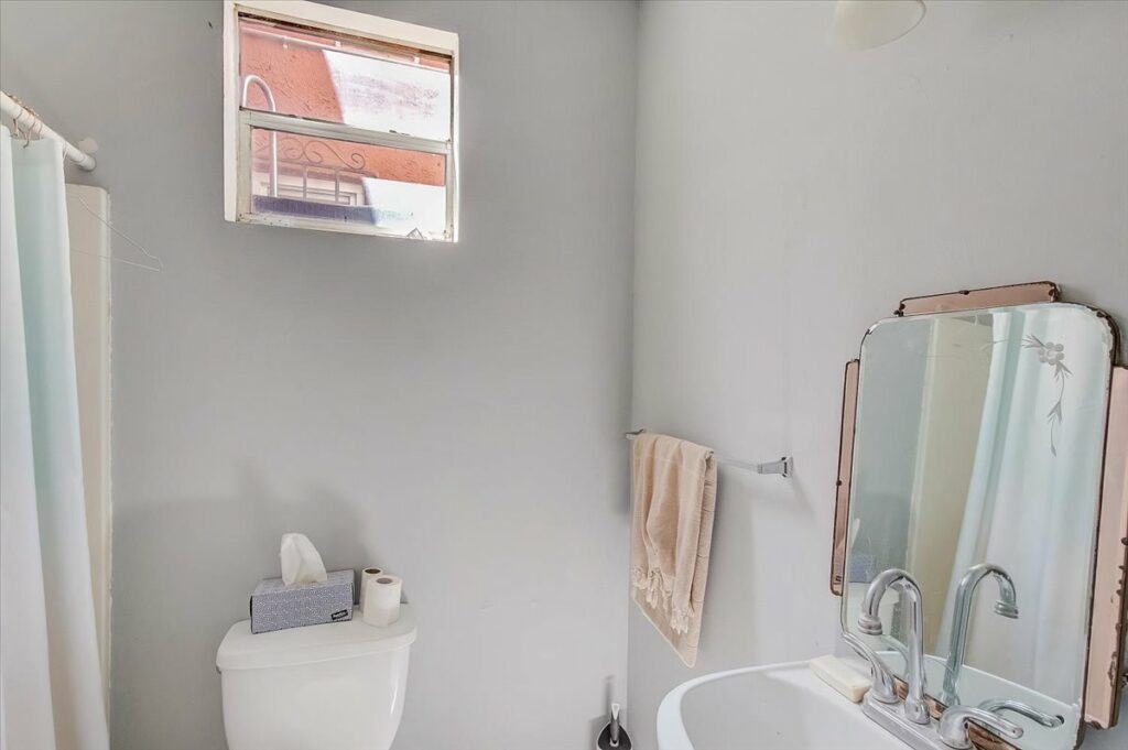 8874 s broadway interior