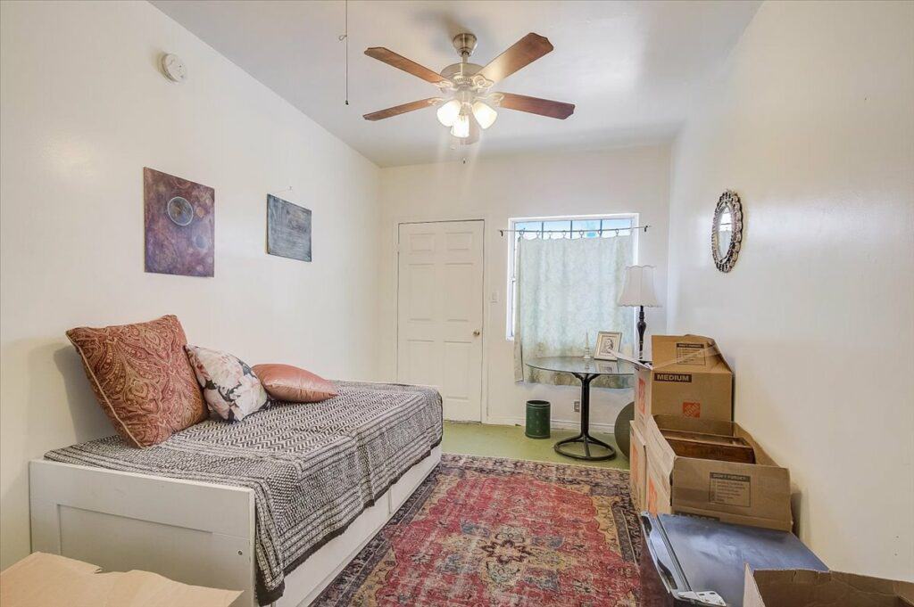 8874 s broadway interior