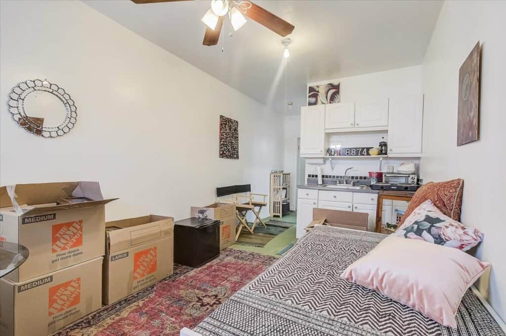 8874 s broadway interior