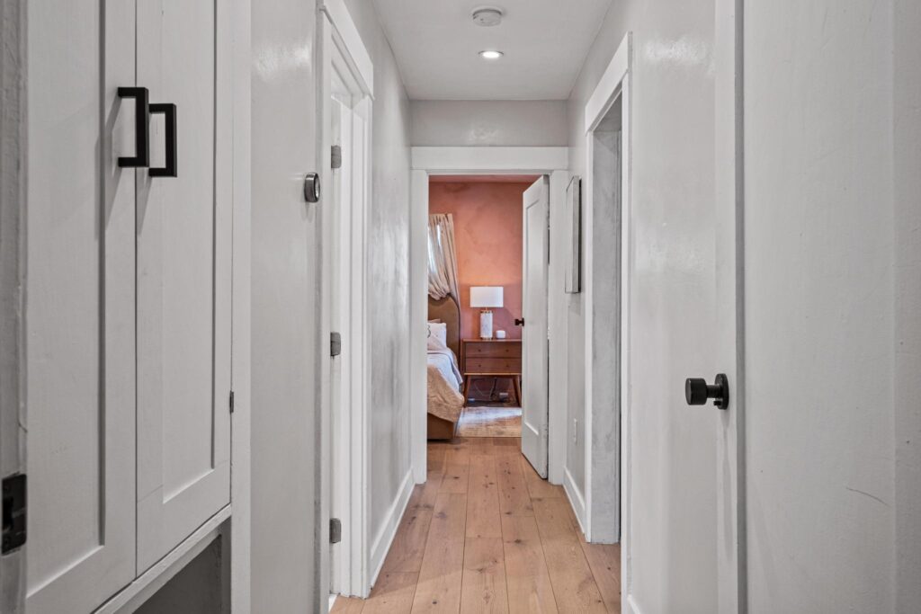 2421 S Orange 32