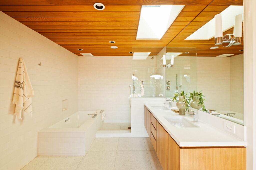 53 Web Or Mls 2291 N Hobart Blvd