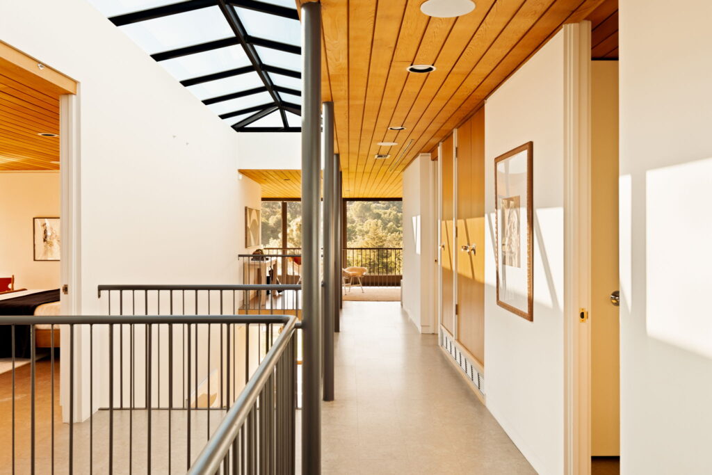 59 Web Or Mls 2291 N Hobart Blvd