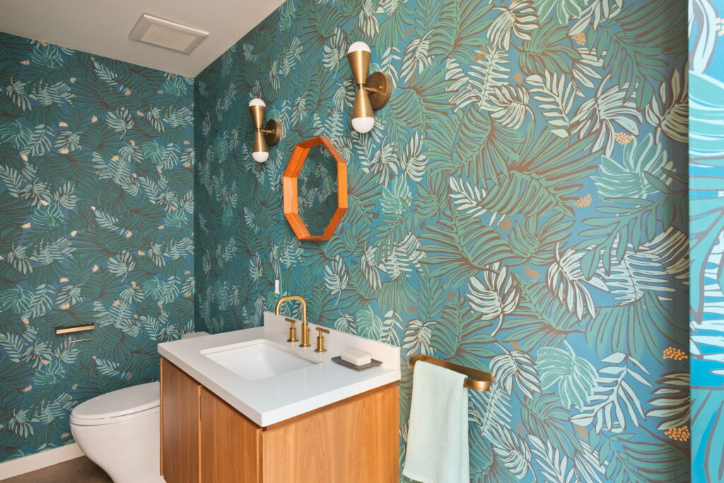 65 Web Or Mls 2291 N Hobart Blvd