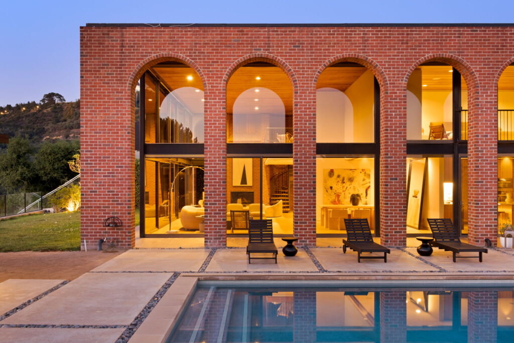 7 Web Or Mls 2291 N Hobart Blvd
