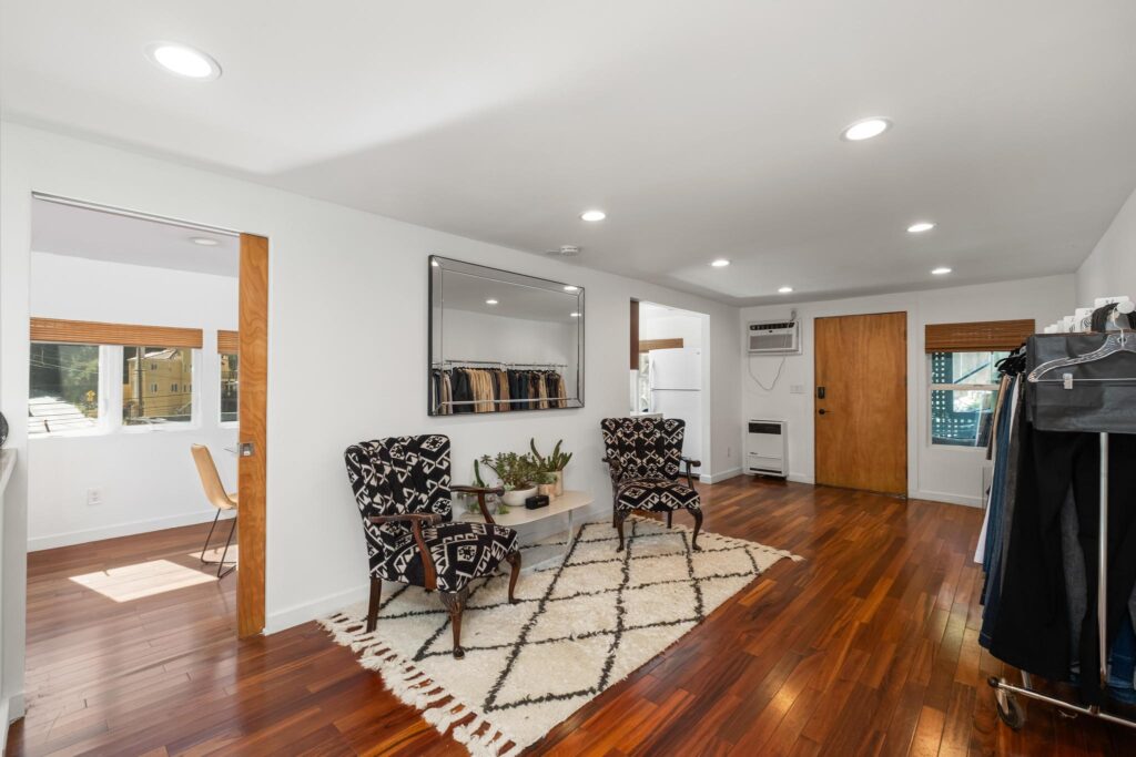 2108 Tavern Trail 43