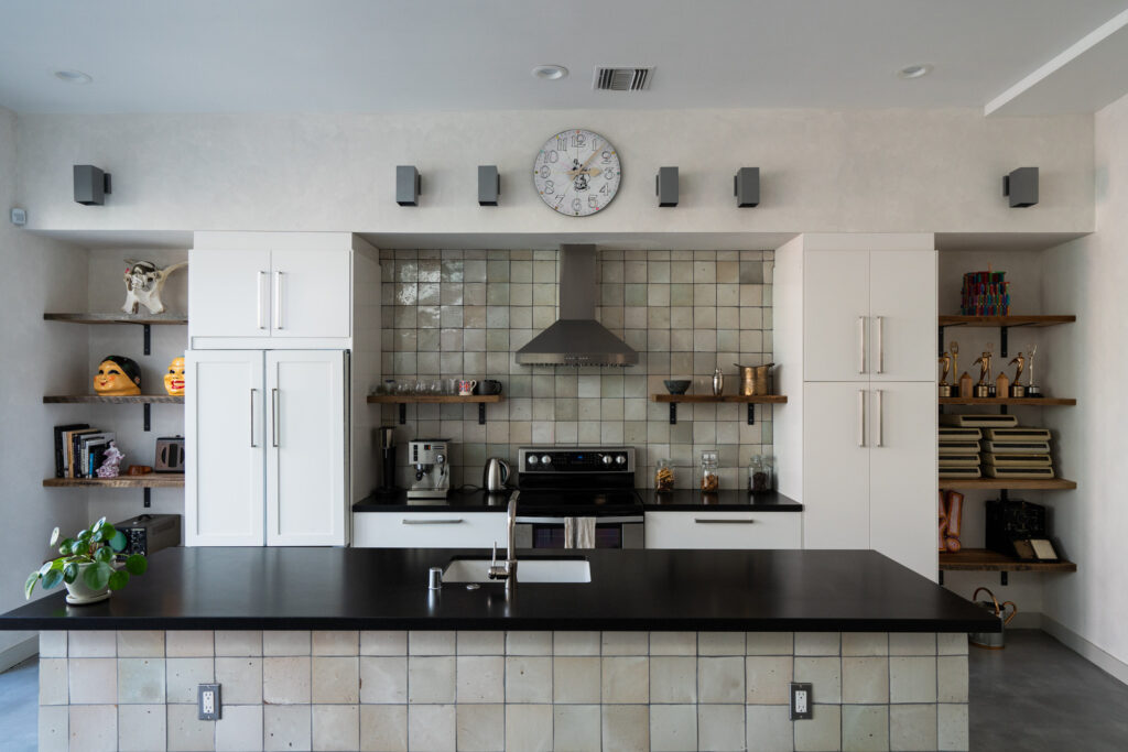 Kitchen3.jpg Max