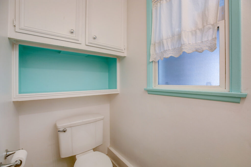 566NCenturyDr 43