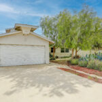 566NCenturyDr01