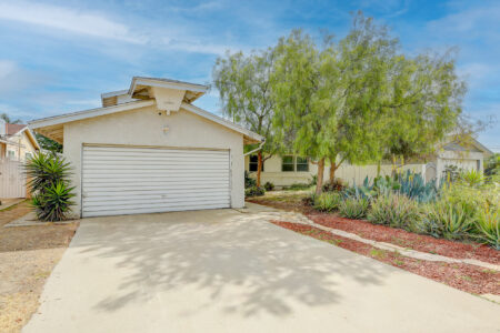 566NCenturyDr01