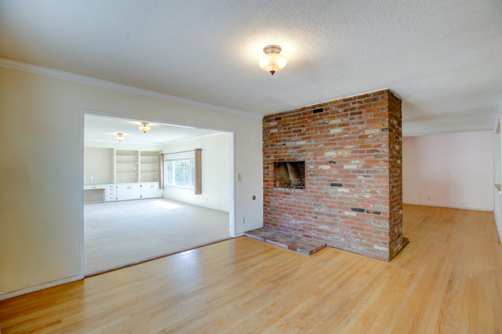 566NCenturyDr11