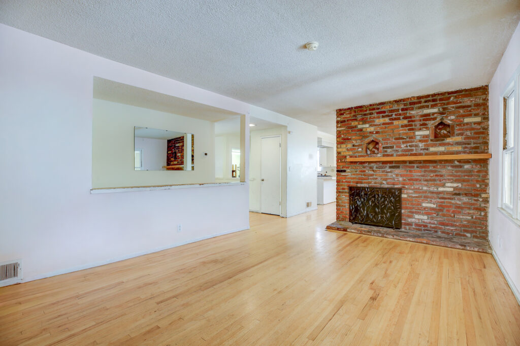 566NCenturyDr12