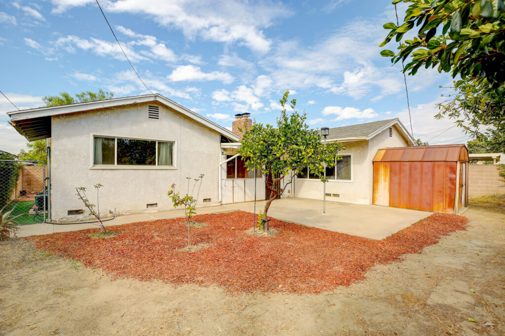 566NCenturyDr29