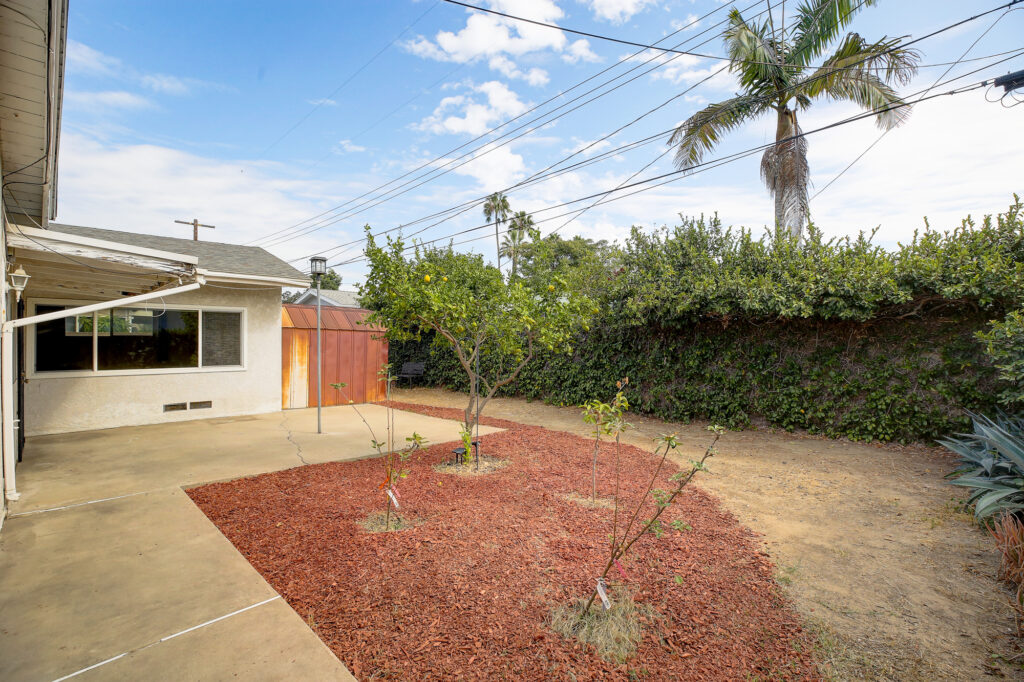 566NCenturyDr30