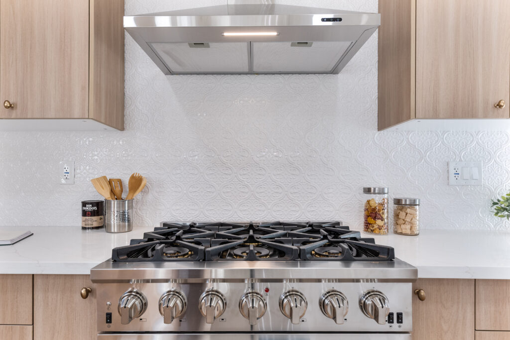 13 2143 S Redondo Kitchen05