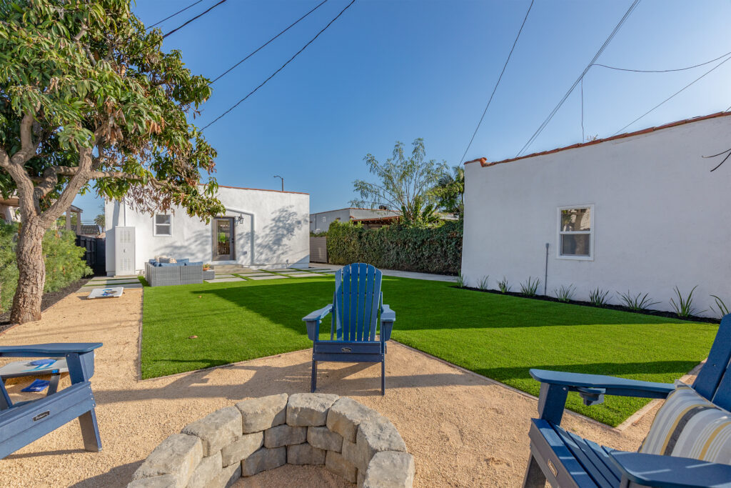 28 2143 S Redondo Back05