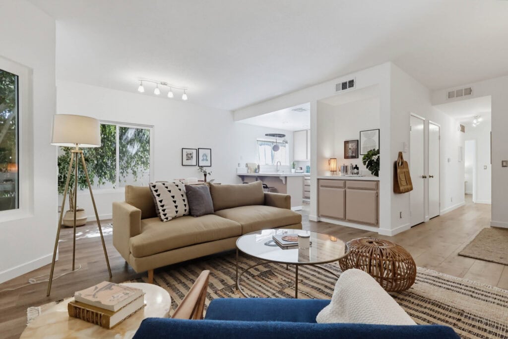 11818 Courtleigh Dr Apt 104 014