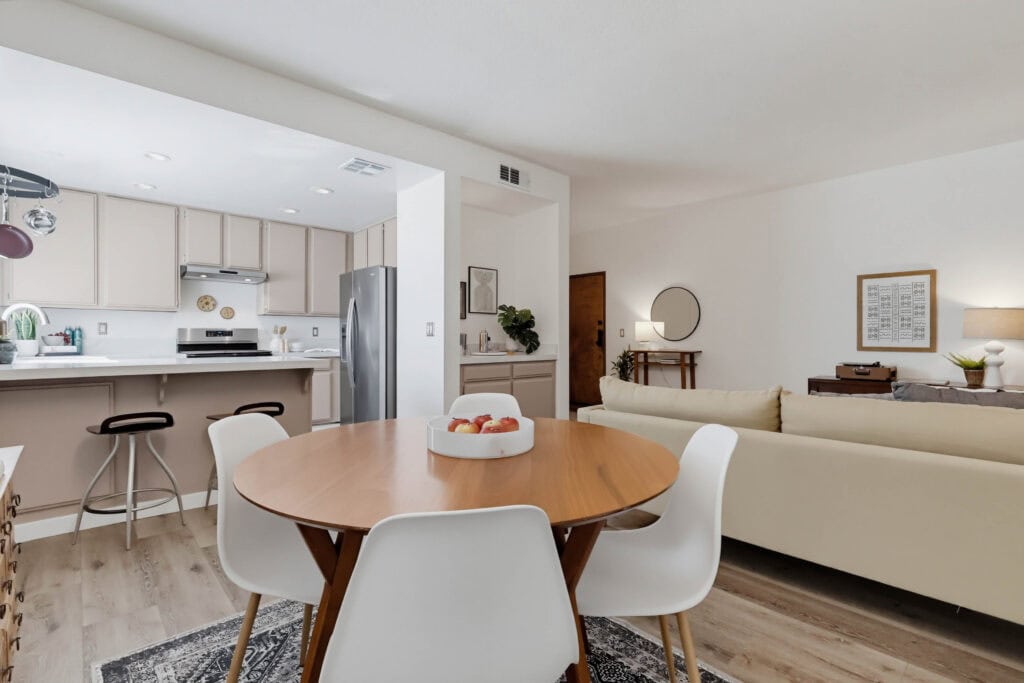 11818 Courtleigh Dr Apt 104 022