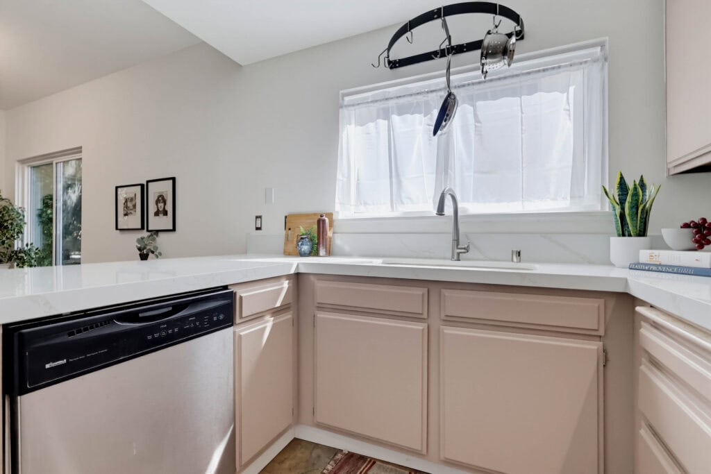 11818 Courtleigh Dr Apt 104 034