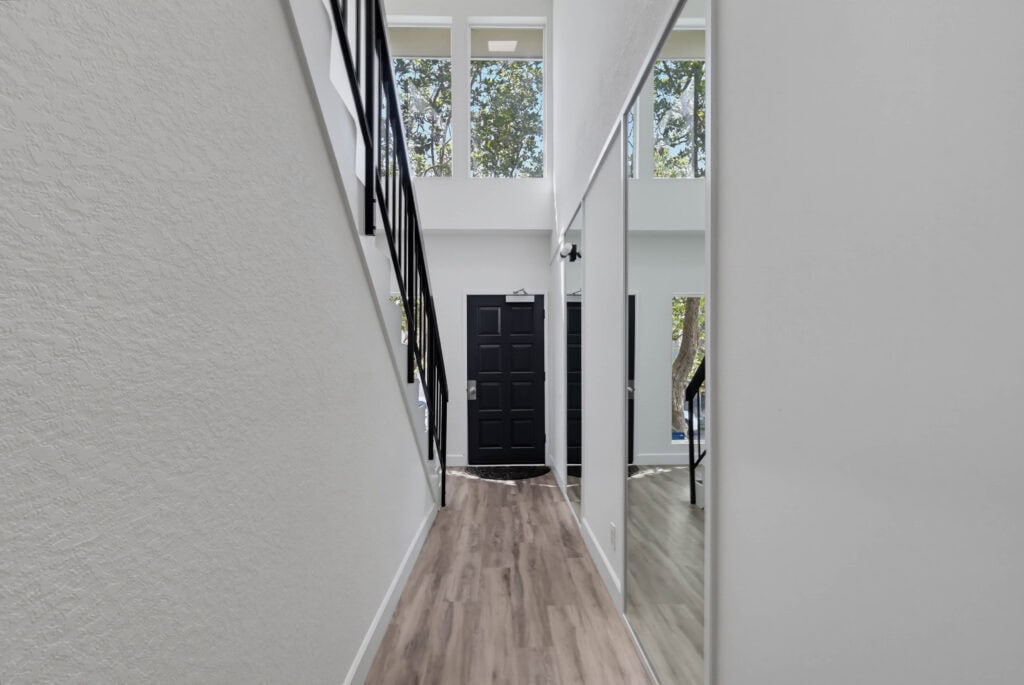 11818 Courtleigh Dr Apt 104 043