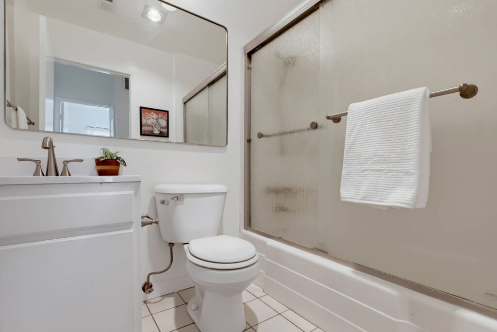 11818 Courtleigh Dr Apt 104 047