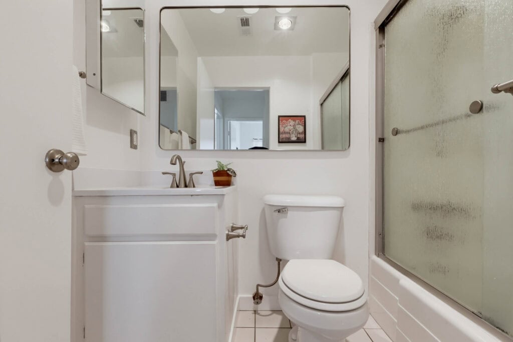 11818 Courtleigh Dr Apt 104 048