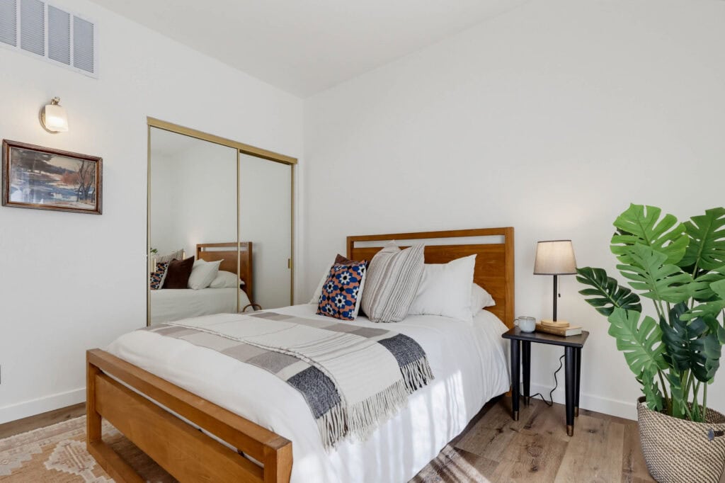 11818 Courtleigh Dr Apt 104 052